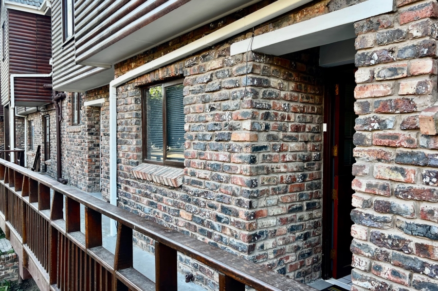 2 Bedroom Property for Sale in Heatherlands Western Cape
